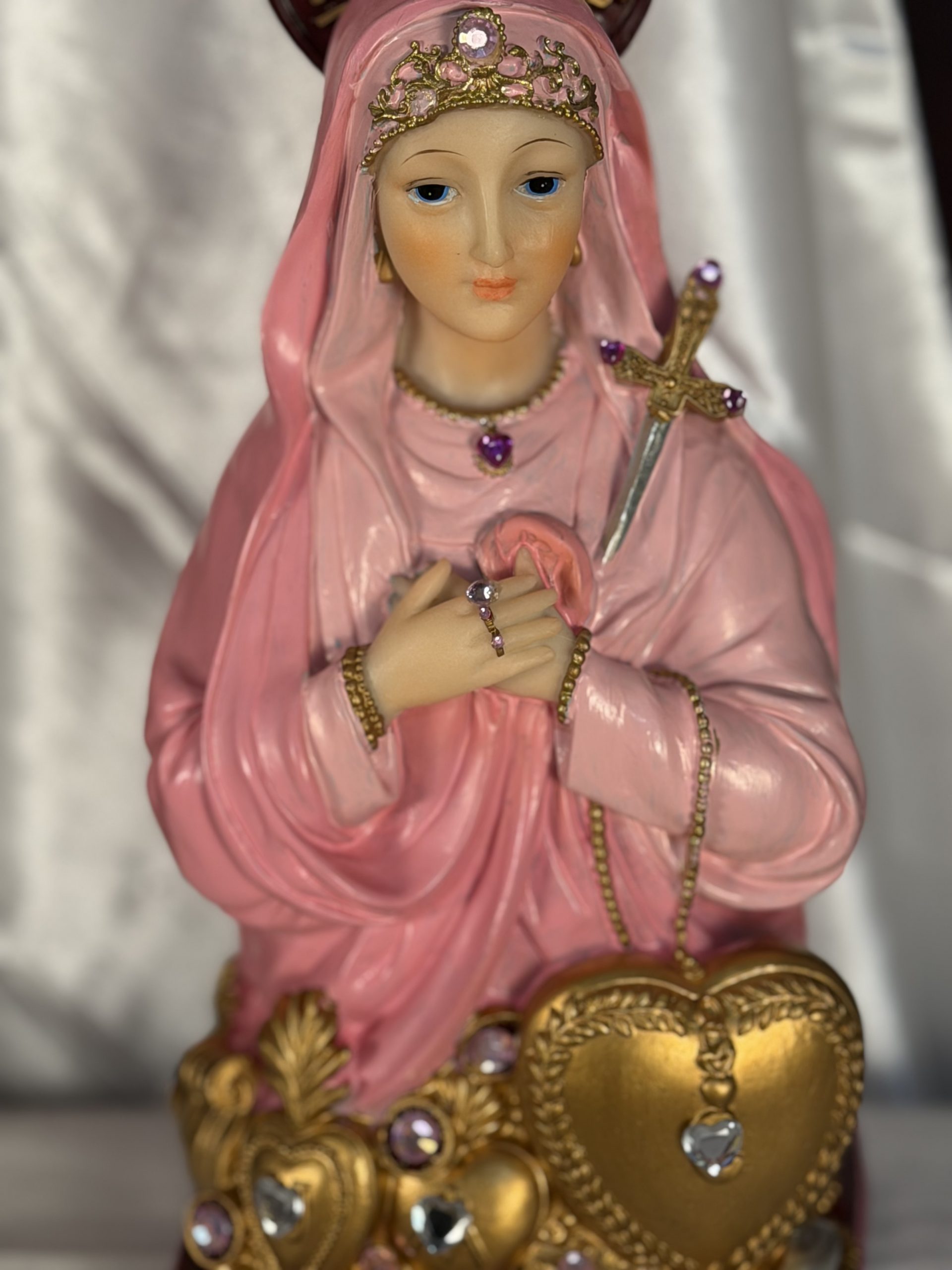Erzulie Freda/Our Lady of Sorrows Pink With Gems Statue 11 Inches - Image 3